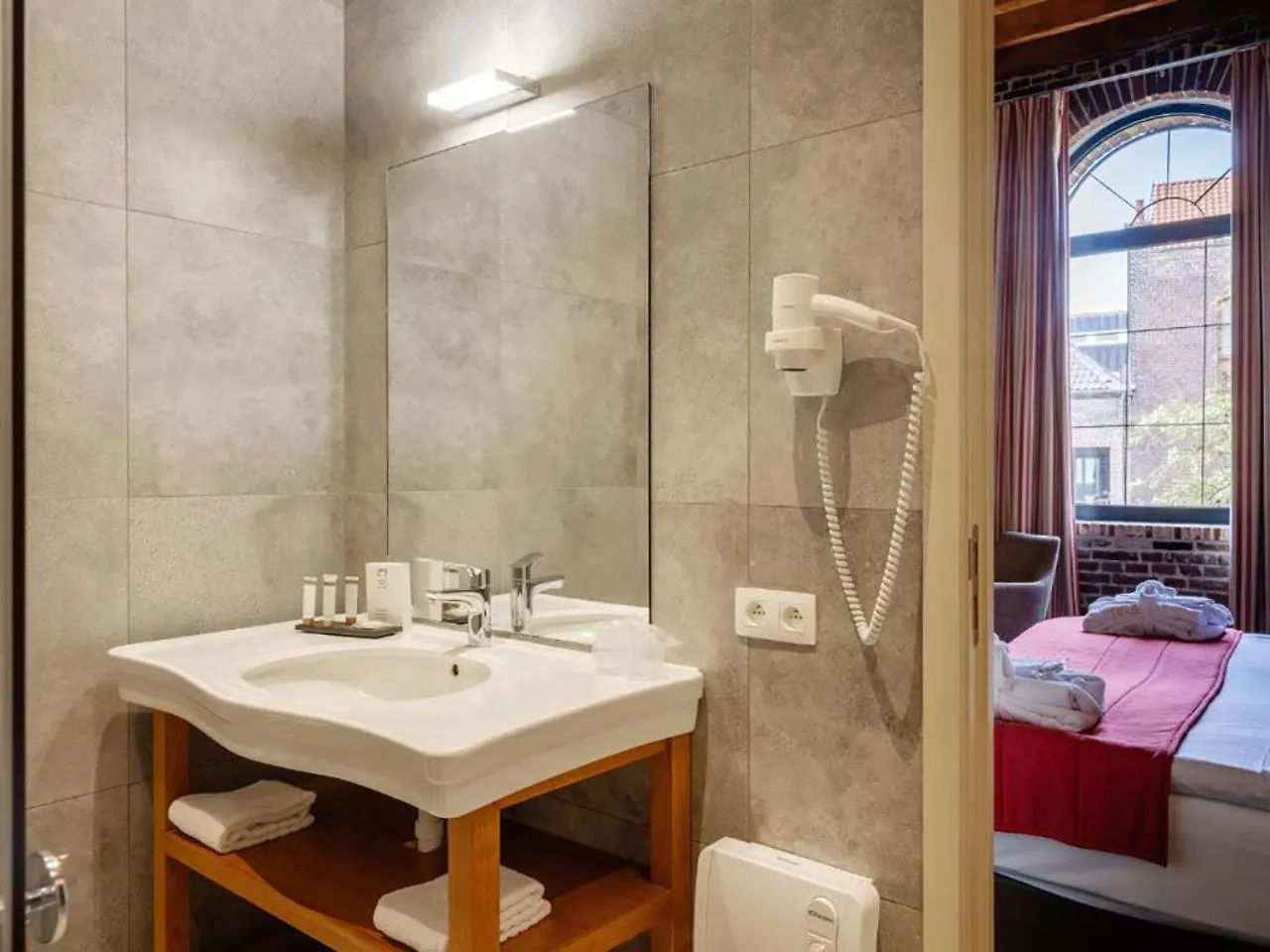 Hotel Budget Rooms By Ghent River Belgia