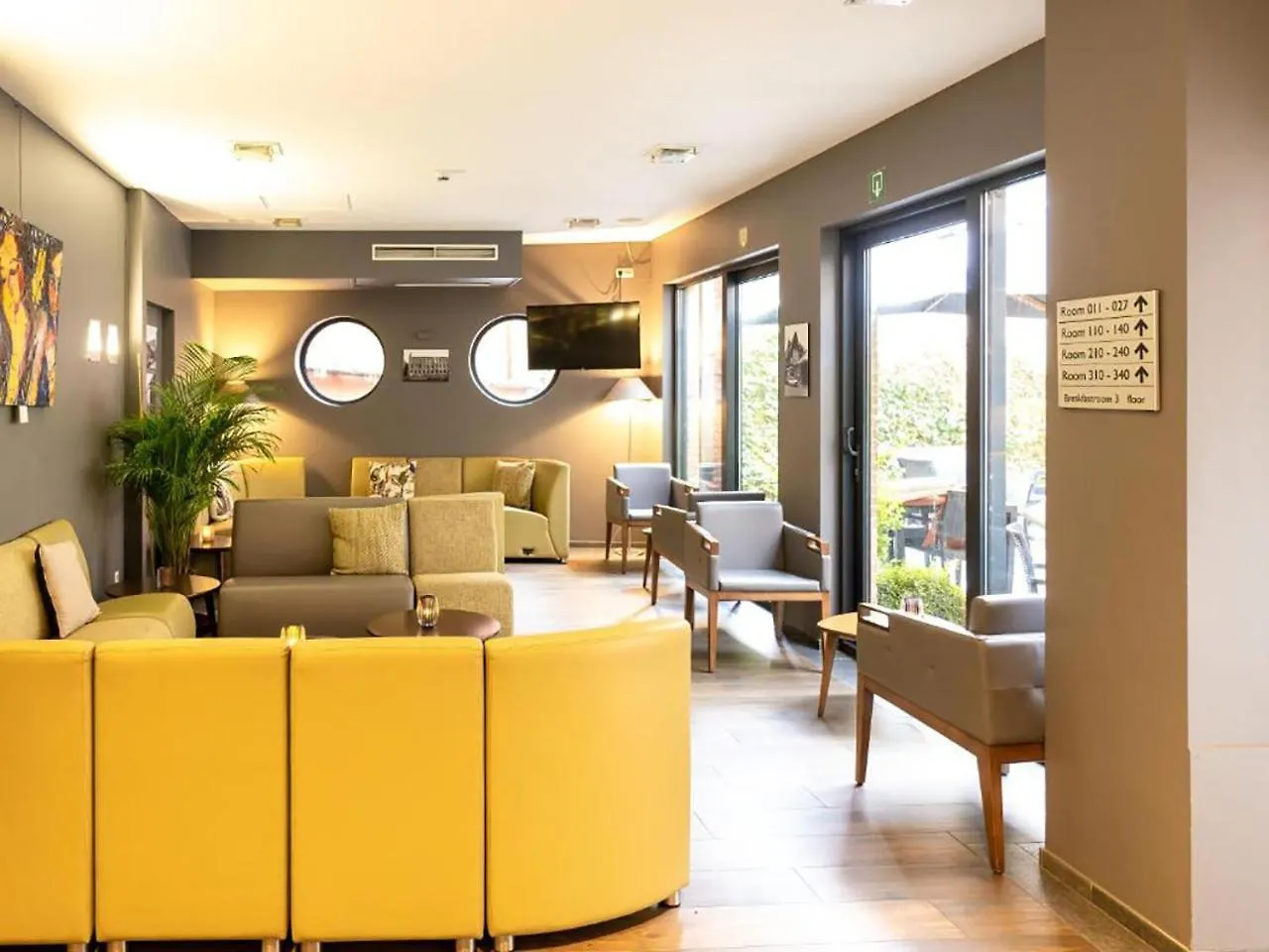 Hotel Budget Rooms By Ghent River Belgia