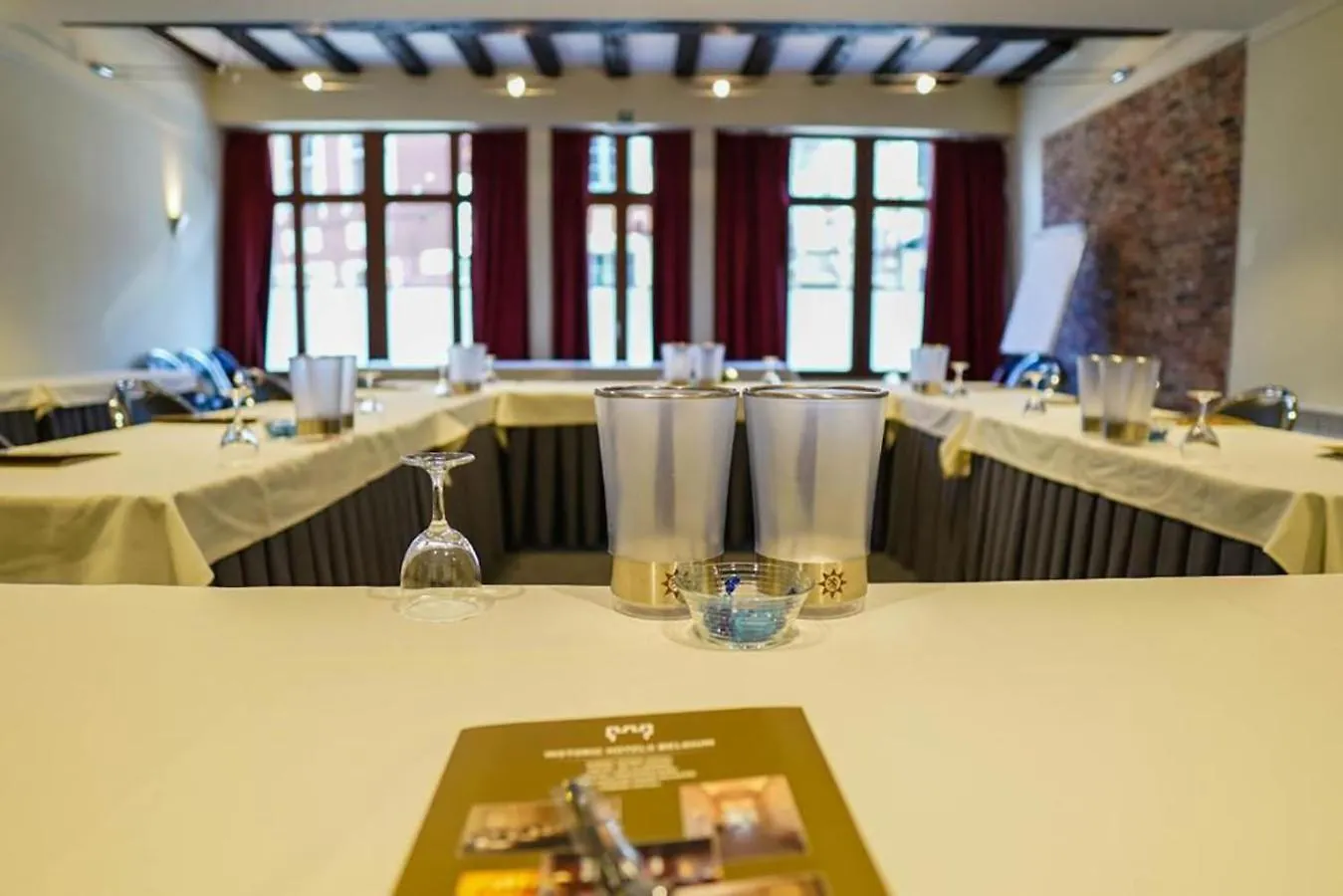 Budget Rooms By Ghent River Hotel